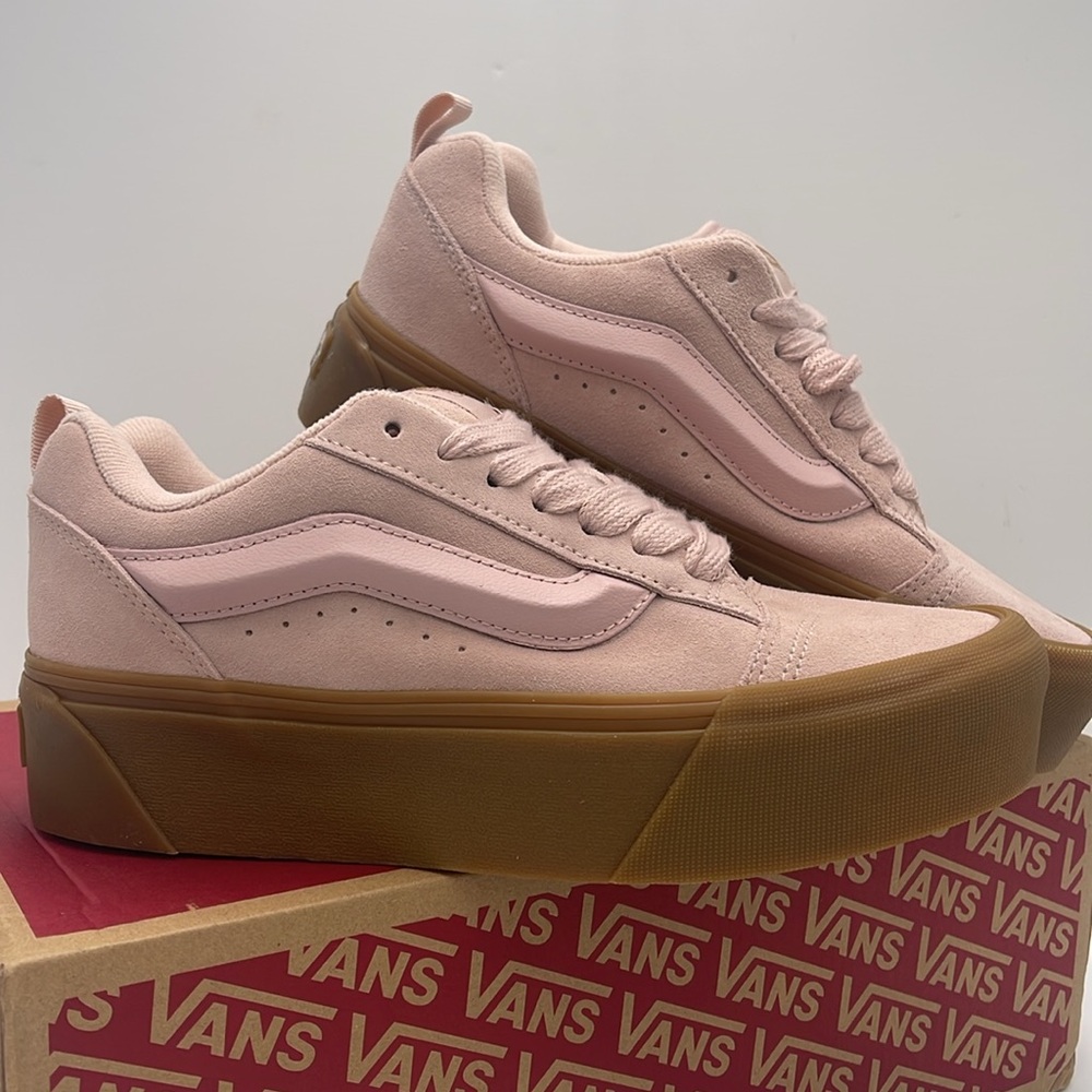 Vans WMNS Knu Stack Rose Smoke/Gum
VN000CP6CYA Platforms Sneakers - Picture 7 of 16